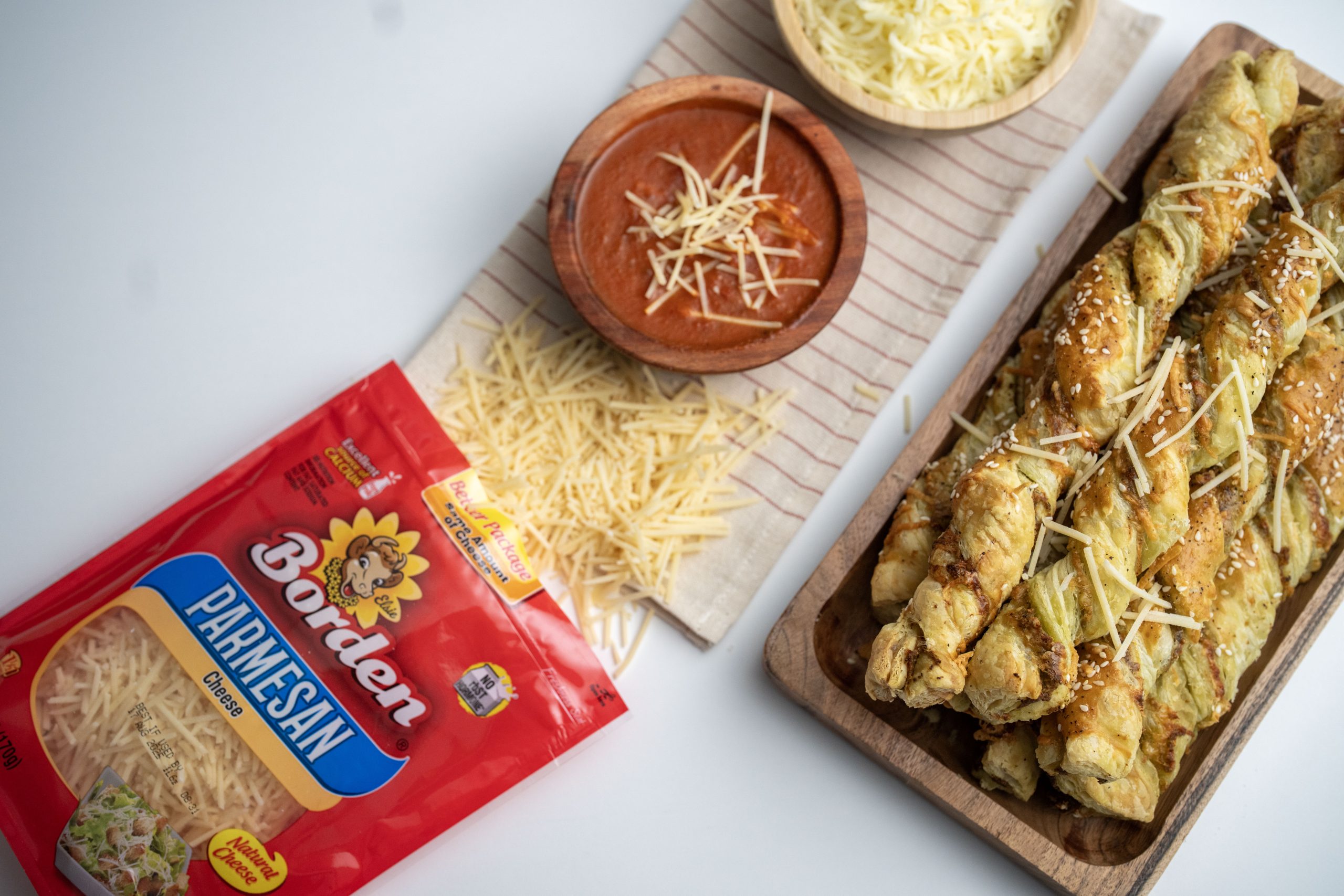 Bastoncillos Enrollados de Queso Mozzarella Borden y Pesto Roland